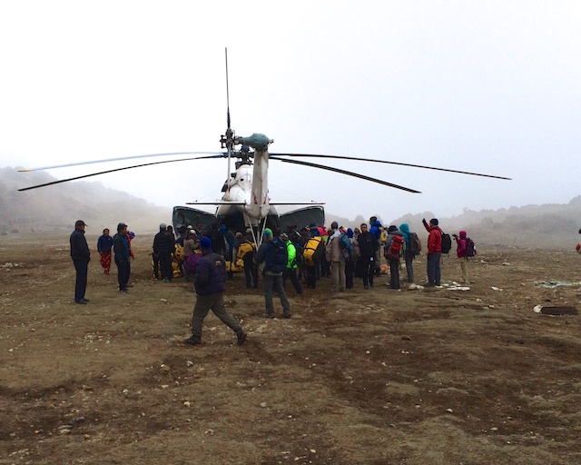 Redpoint_Ripcord Back of Helo Nepal Everest Rescue 150428 (1)